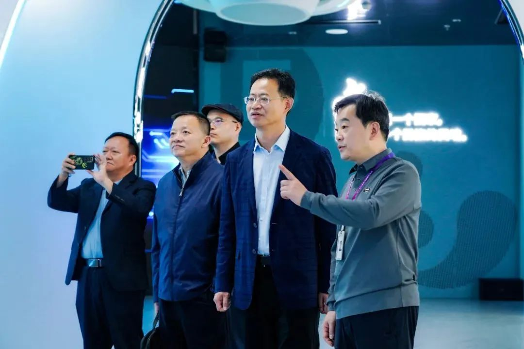 2024120602 国家广电总局发展研究中心一行赴ng28.com励丰文化调研指导